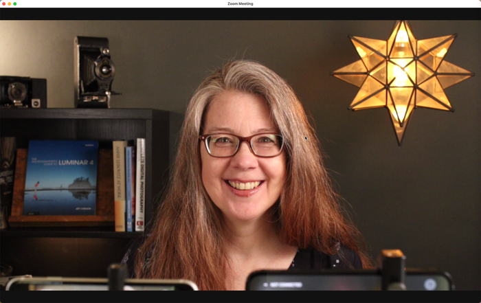 Setting the aperture to f/7.1 on the Canon removes the background blur. Setting the aperture to f/7.1 on the Canon removes the background blur.