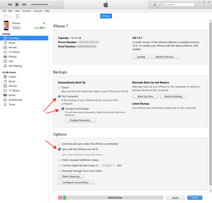 「Wi-Fi経由でiPhoneと同期」オプションを表示するiTunes iTunes showing the "Sync with the iPhone over Wi-Fi" option